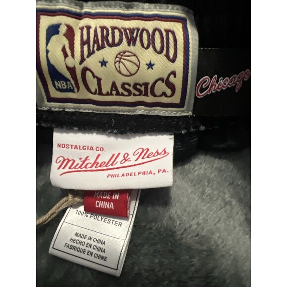 2XL MENS MITCHELL & NESS NBA BIG FACE 4.0 FASHION SHORTS BULLS - Picture 3 of 9